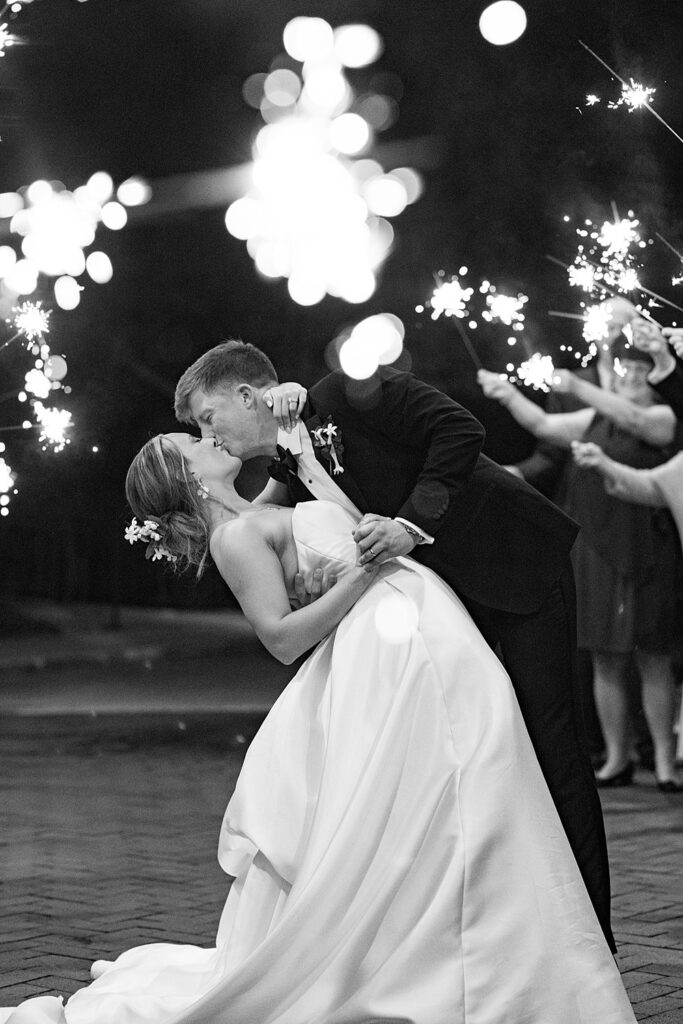 Turtle Point Yacht and Country Club wedding ; Chelsea Kennedy Weddings ; Alabama wedding planner ; Memphis, Nashville wedding planning